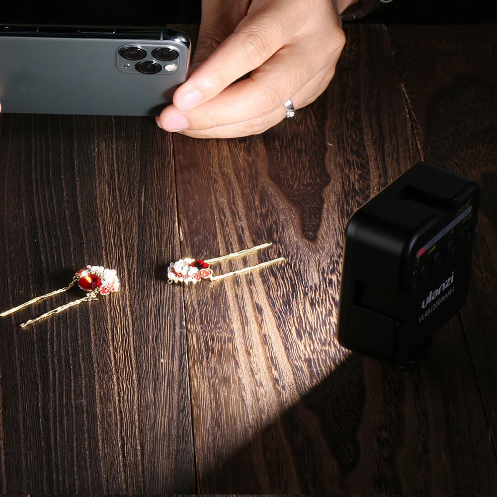 Mini luz de relleno LED Ulanzi VL49 de 6 W y 2000 mAh, 5500 K, con zoom, para fotografía, video, selfis y teléfonos.