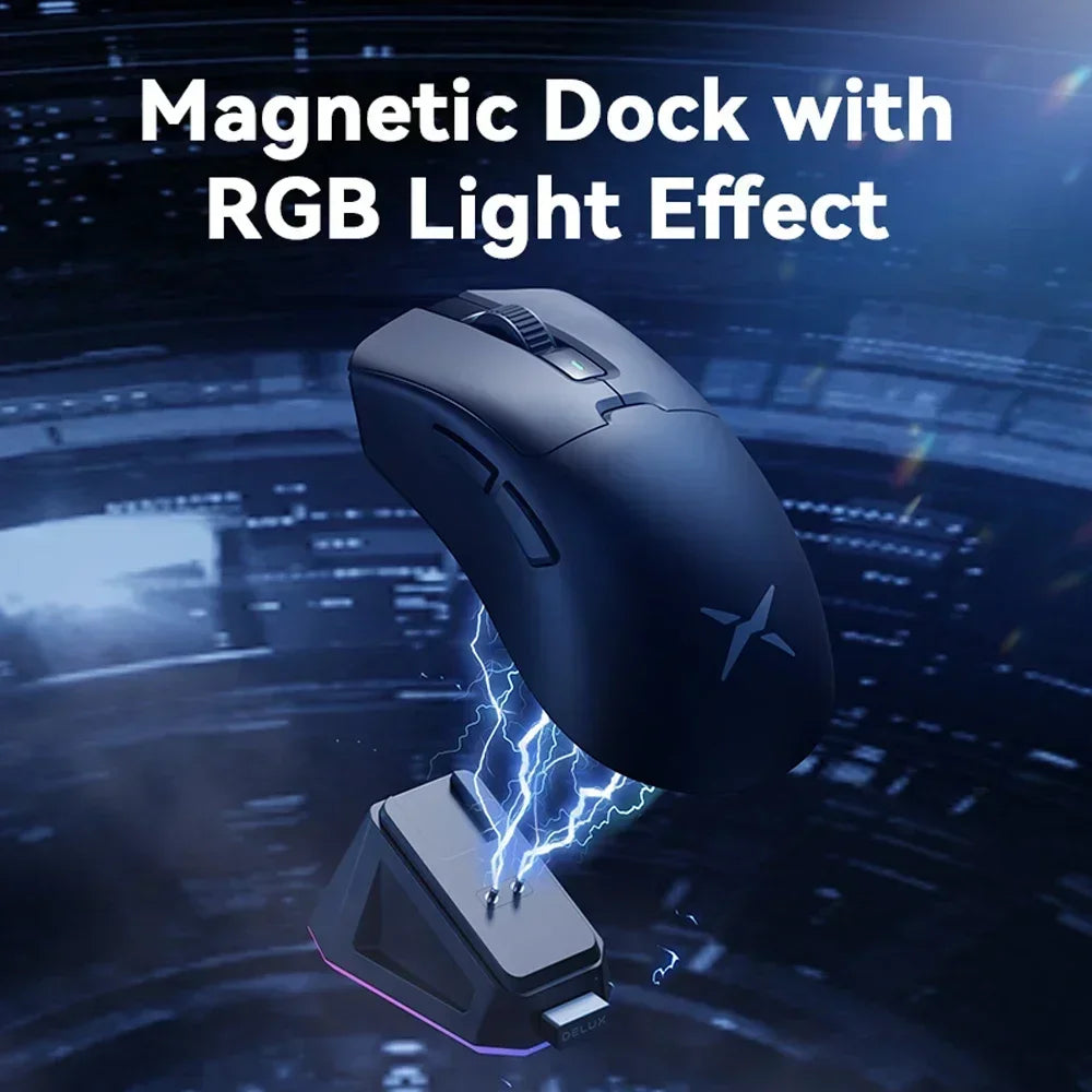 Ratón inalámbrico para juegos Delux M900PRO ergonómico con tasa de sondeo de 8K, PAW3395, 63 g, base de carga magnética RGB para jugadores de PC diestros y grandes.